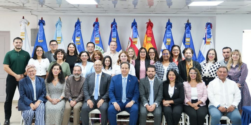 La región SICA intercambió experiencias para fortalecer la evaluación de medicamentos biotecnológicos y biosimilares